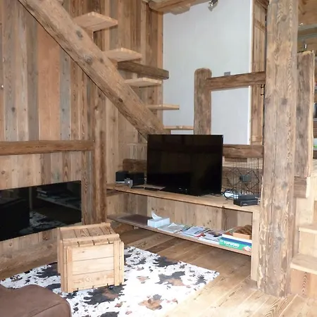 拉库贝乐特木屋
